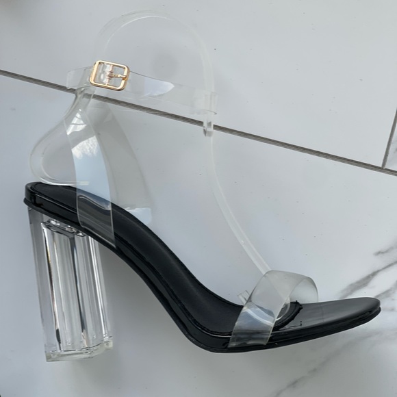 Shoe Lot 10 pairs of shoes. Size 10 - Picture 4 of 11